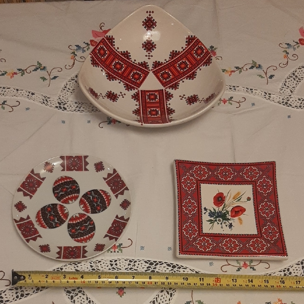 🇺🇦Decorative🇺🇦 UKRAINIAN Red and White Ceramic Bowl, Plate & Tray Set - Picture 8 of 13
